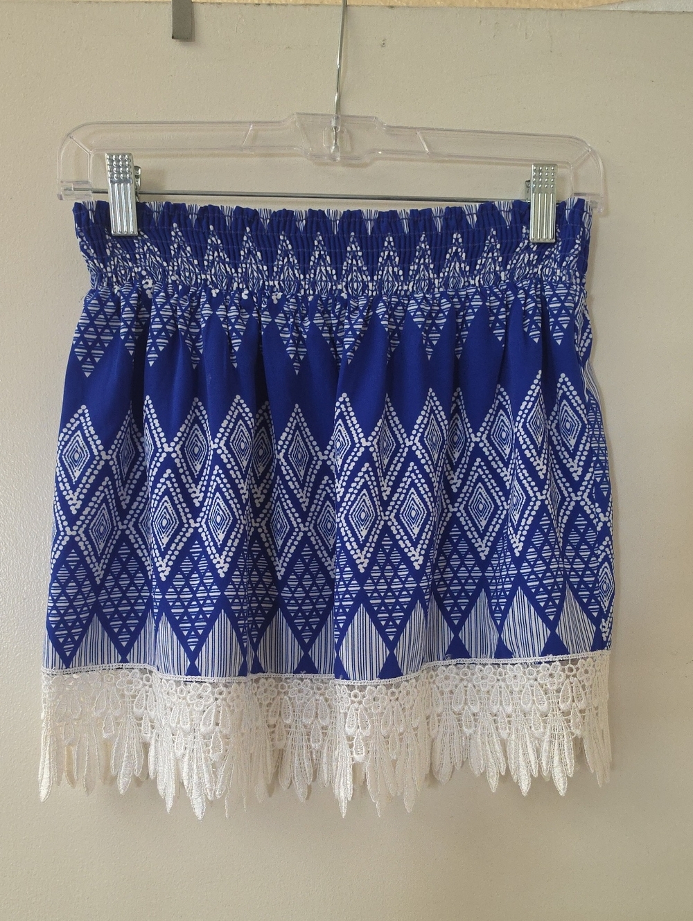 T-Bags LosAngeles Blue Geometric Smocked Mini Skirt with White Lace Hem Medium